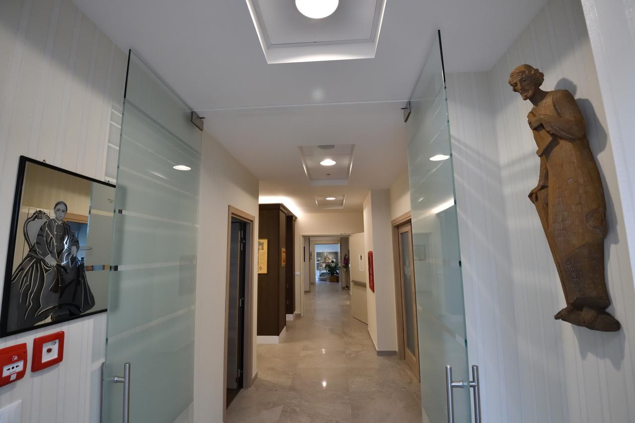 Casa Ospitalità San Giuseppe LʼAquila Exterior foto